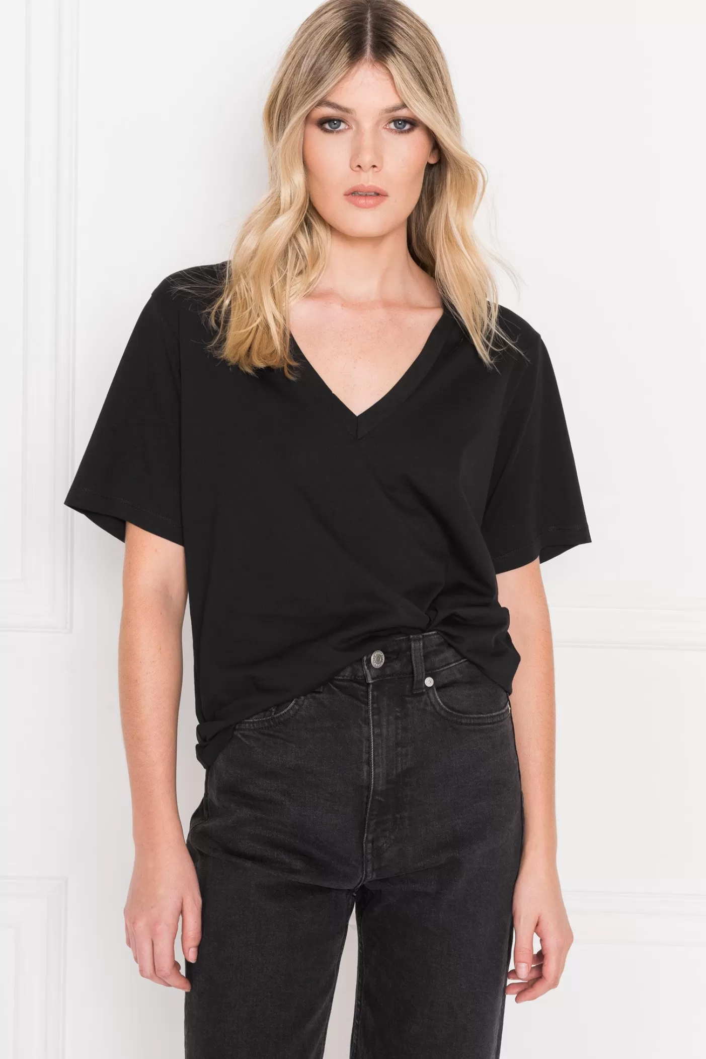 LAMARQUE CECILIA T-shirt Décolleté Plongeant Noir Discount