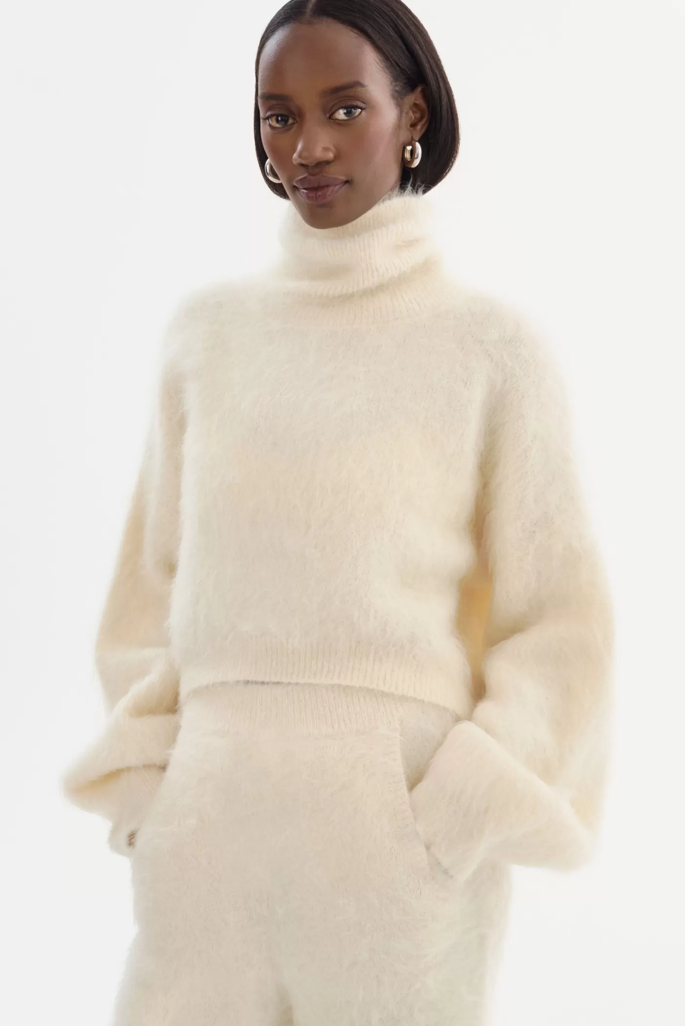 LAMARQUE GARCELLE | Wool Turtleneck Sweater Ivory Shop