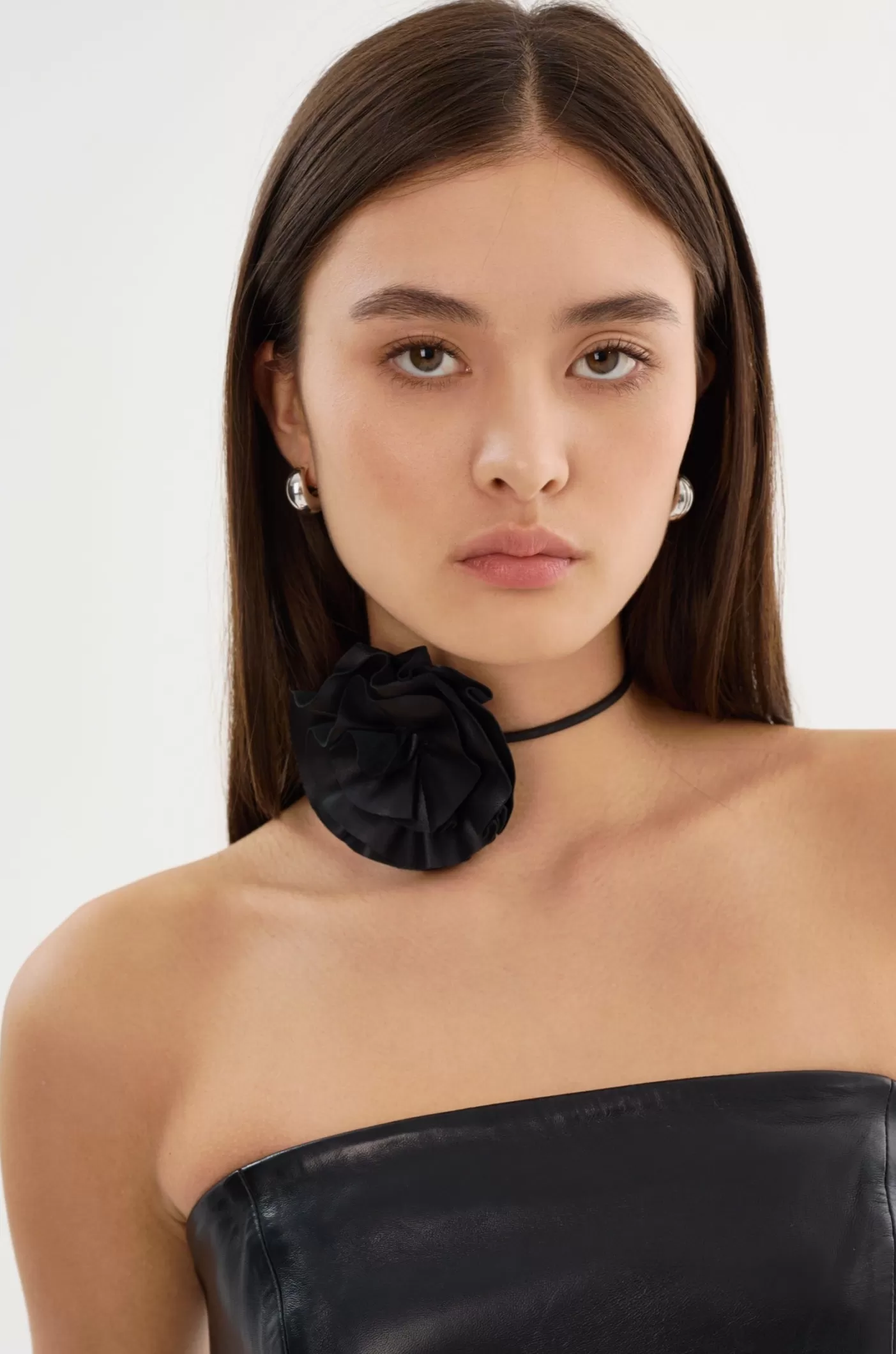 LAMARQUE GEMMA | Collier Ras Du Cou En Cuir à Rosette Noir Flash Sale